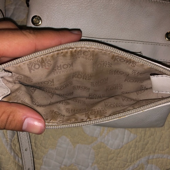 Michael Kors crossbody mini purse - Picture 3 of 6